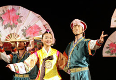 艺术周“时代风采”综艺晚会上朝鲜族歌舞表演《阿里郎》.jpg